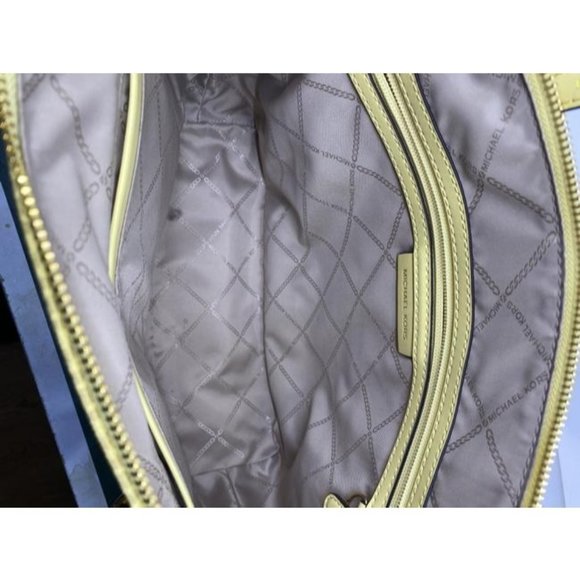 Michael Kors East West New Jet Set Top Zip Tote Buttercup Saffiano Leath… - Picture 5 of 7